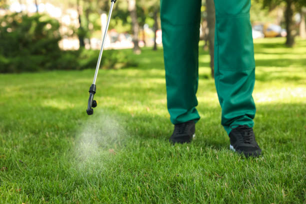 Best Exterminator Services  in Legend Lake, WI